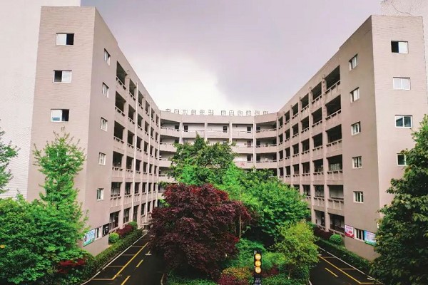 遂宁实验外国语学校