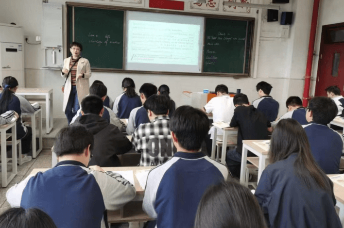 都江堰市育才高级中学校
