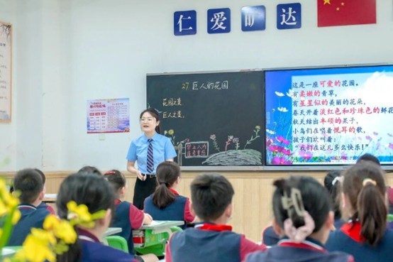 眉山北外东坡外国语学校