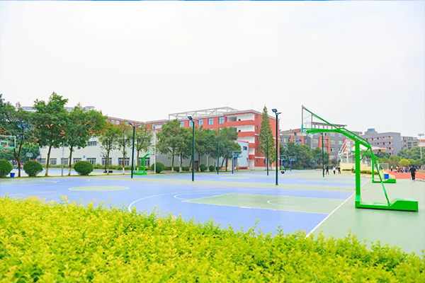 郫都区川科外国语学校操场