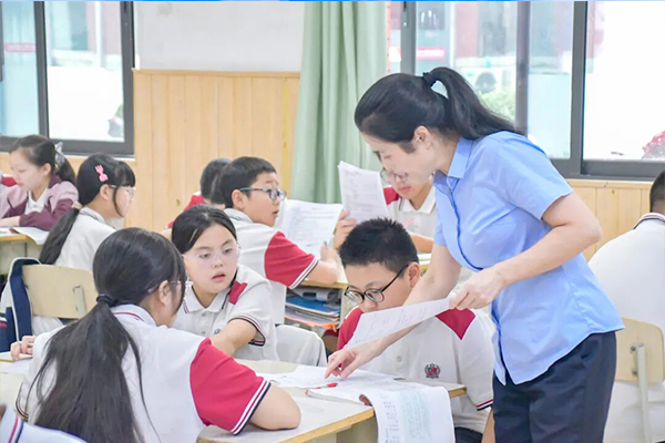 川科外国语学子