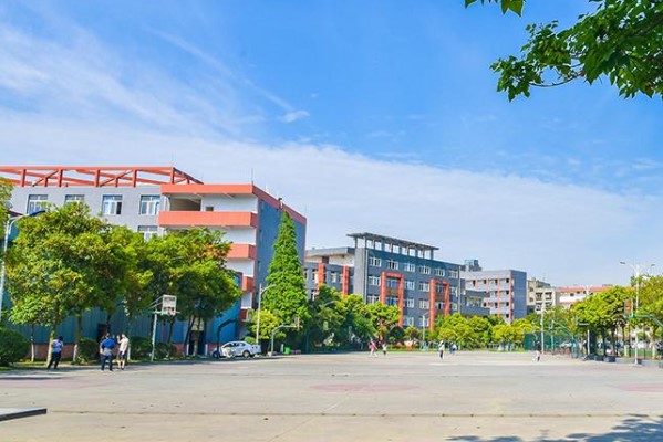 成都市武侯区五七学校招生简章 成都市武侯区五七学校招生简章
