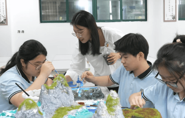 成都市郫都区绵实外国语学校 成都市郫都区绵实外国语学校