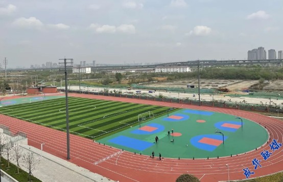成都职业技术学校操场