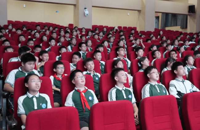 成都新世纪外国语学校
