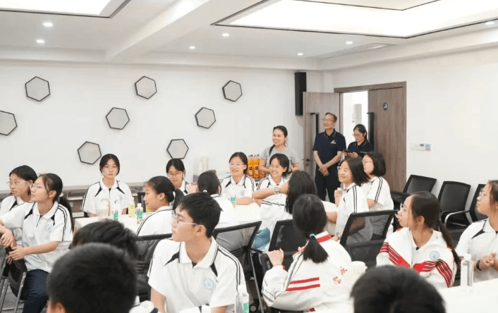 四川省崇州市崇庆中学 四川省崇州市崇庆中学