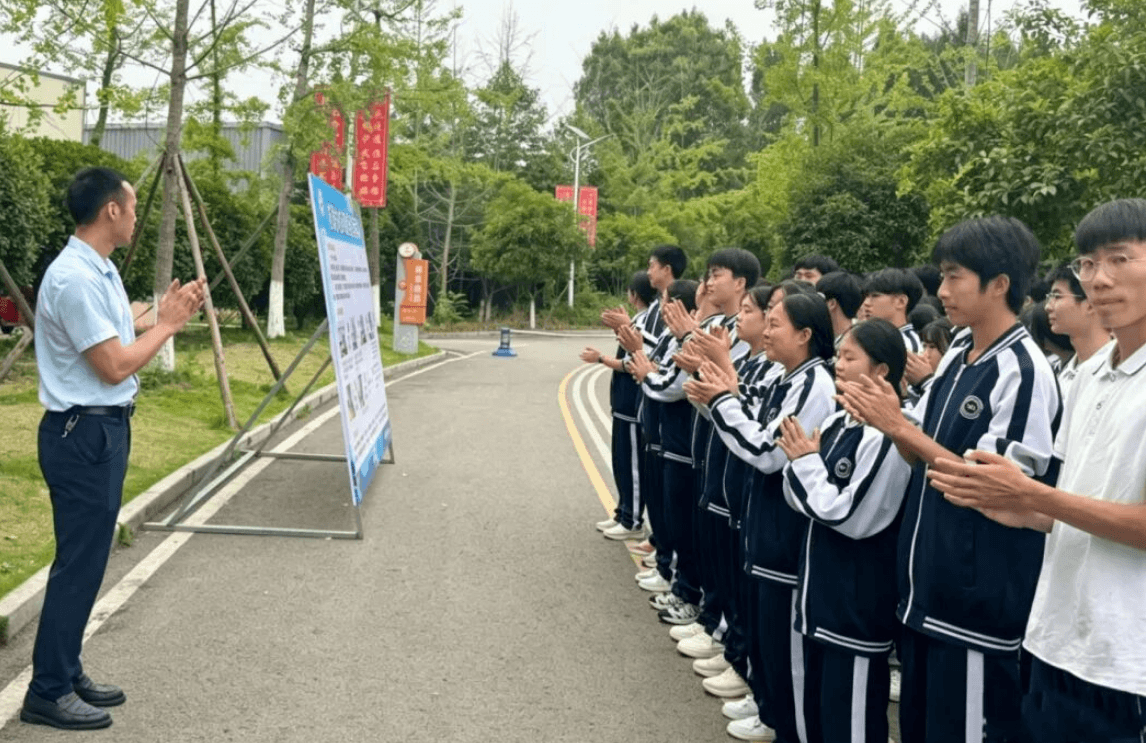 仁寿新科高中学校 仁寿新科高中学校