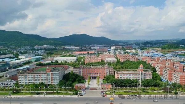 四川省中江县有哪些职高_中江县职业中专学校好不好