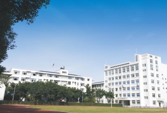 四川理工技师学院操场 四川理工技师学院操场
