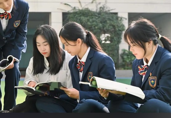 成都盐外芙蓉学校学生