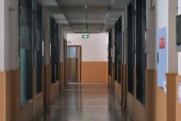 郫都区川科外国语学校教室
