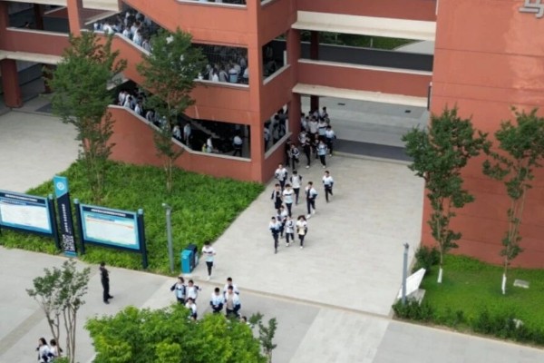 成都青白江鸿鹄高中招生 成都青白江鸿鹄高中招生