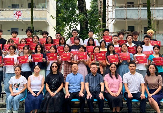 怀远中学举行“黄涛烈士奖学金”发放仪式 怀远中学举行“黄涛烈士奖学金”发放仪式