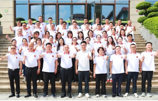 眉山东辰学校召开暑期干部培训会