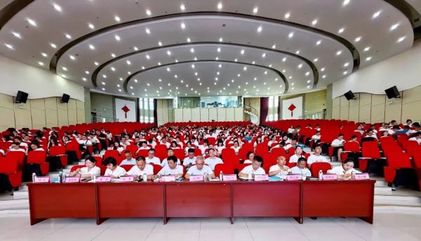 成都冠城实验学校师资力量 成都冠城实验学校师资力量
