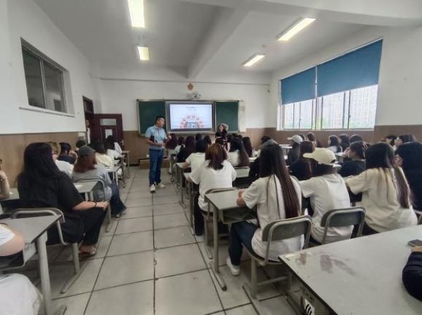 四川科华技工学校