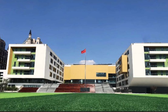 金苹果锦城第一中学教学楼 金苹果锦城第一中学教学楼