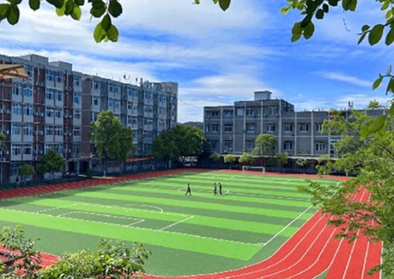 南充电子工业学校操场