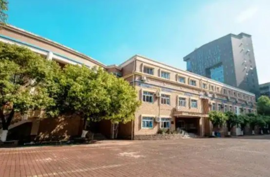 成都美视师一学校教学楼