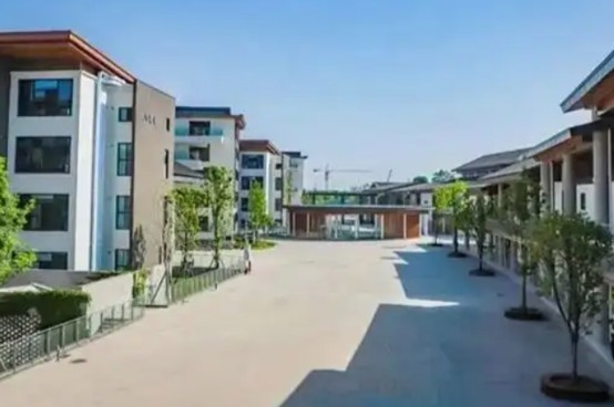 都江堰市领川万汇实验学校环境