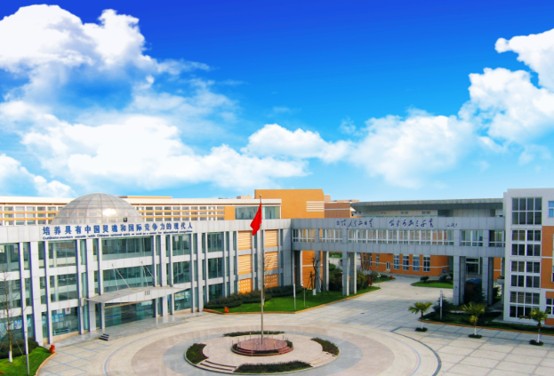 成都冠城实验学校师资力量好吗|收费贵不贵