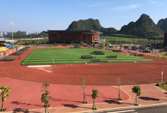 成都华夏旅游职业学校操场 成都华夏旅游职业学校操场