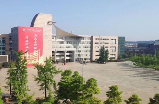 成都纺织高等专科学校环境 成都纺织高等专科学校环境