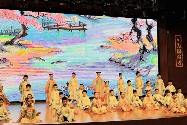 眉山东辰学校举行典诵读活动 眉山东辰学校举行典诵读活动