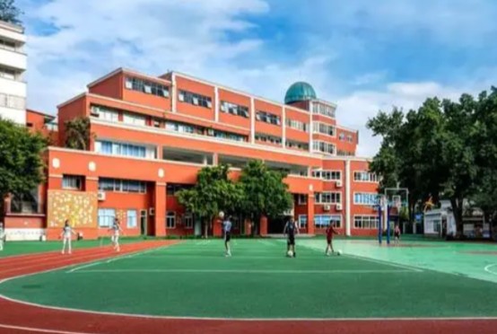 成都新世纪外国语学校校园一角 成都新世纪外国语学校校园一角