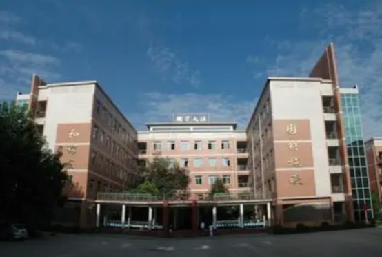 寿安中学教学楼