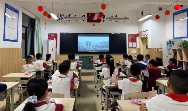 2027年郫都区川科外国语学校招生简章_收费标准_招生计划