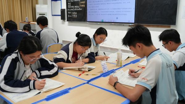 成都青白江鸿鹄高中招生 成都青白江鸿鹄高中招生