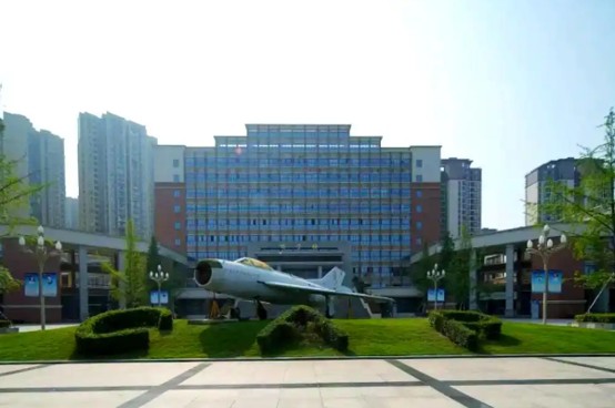 2027年成都翔飞航空职业技术学校招生简章_招生专业_招生要求