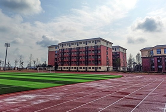 德阳市博雅明德高级中学校园一角